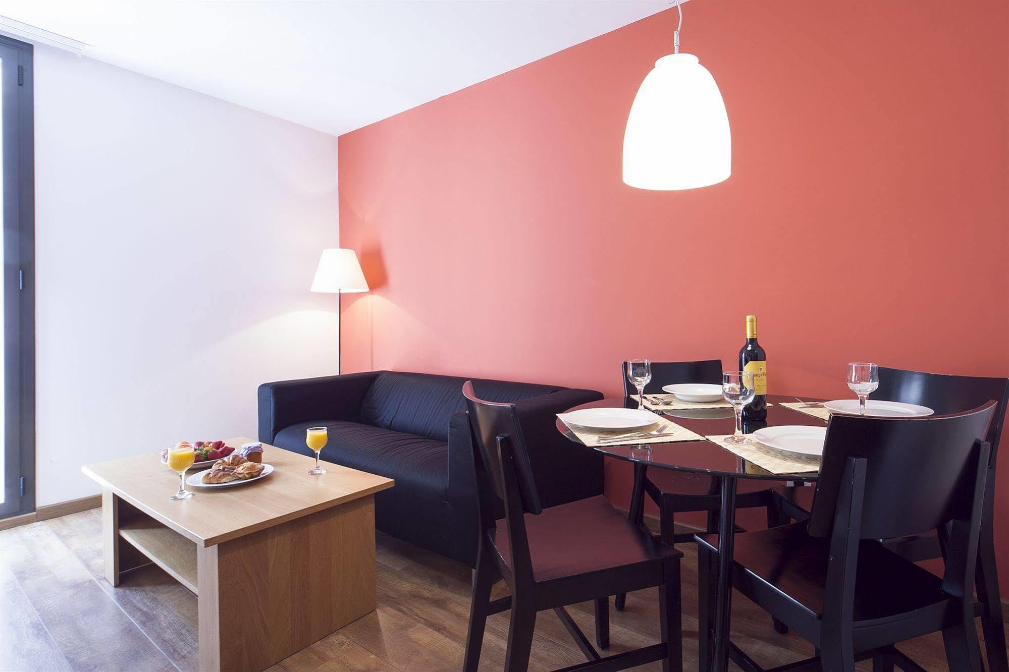 Inside Barcelona Apartments Sants Exterior foto