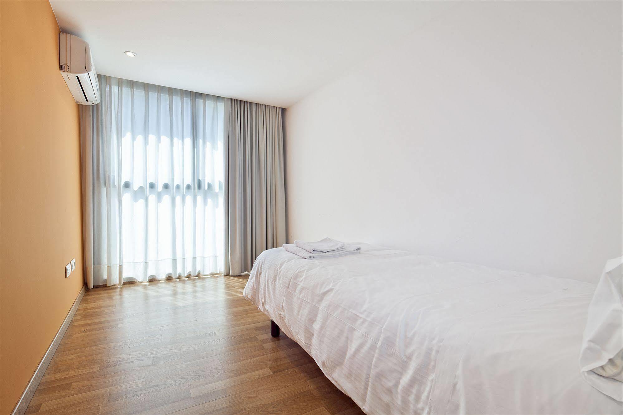 Inside Barcelona Apartments Sants Exterior foto