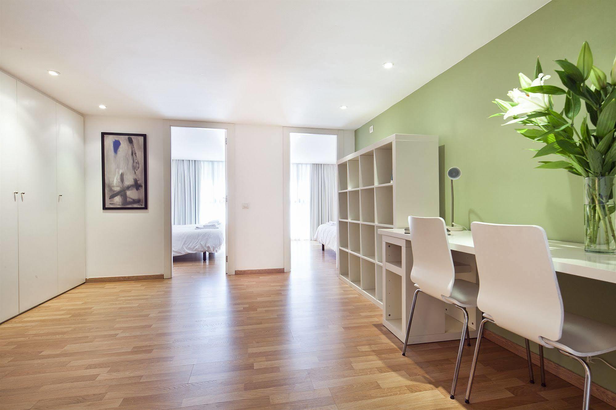 Inside Barcelona Apartments Sants Exterior foto
